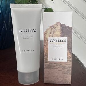 SKIN1004 Centella Soothing Cream and Sunscreen Set